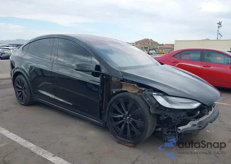 2022 Tesla Model X Dual Motor All-Wheel Drive z USA, uszkodzony, nr VIN 7SAXCBE58NF328641